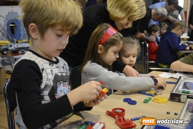 Zdjęcie w galerii na portalu naszwodzislaw.com: Klub Młodego Odkrywcy w WCK, czyli zajęcia naukowo-techniczne dla dzieci wiadomości z regionu