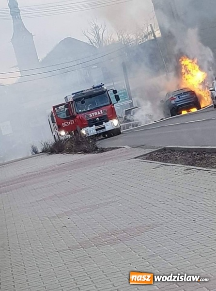 Zdjęcie w galerii na portalu naszwodzislaw.com: Ofiara pożaru w Pszowie. W Rydułtowach spłonęło BMW  wiadomości z regionu