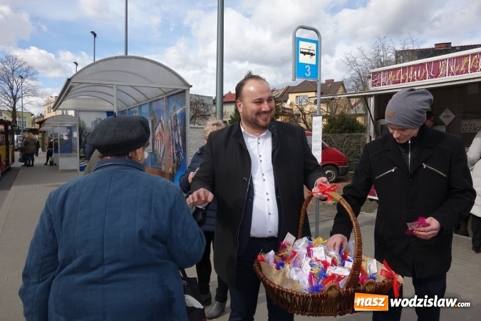 Zdjęcie w galerii na portalu naszwodzislaw.com: Pracownicy Zakładu Aktywności Zawodowej nie zapomnieli o święcie kobiet wiadomości z regionu