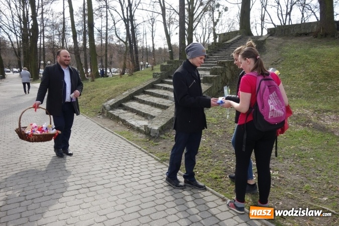 Zdjęcie w galerii na portalu naszwodzislaw.com: Pracownicy Zakładu Aktywności Zawodowej nie zapomnieli o święcie kobiet wiadomości z regionu