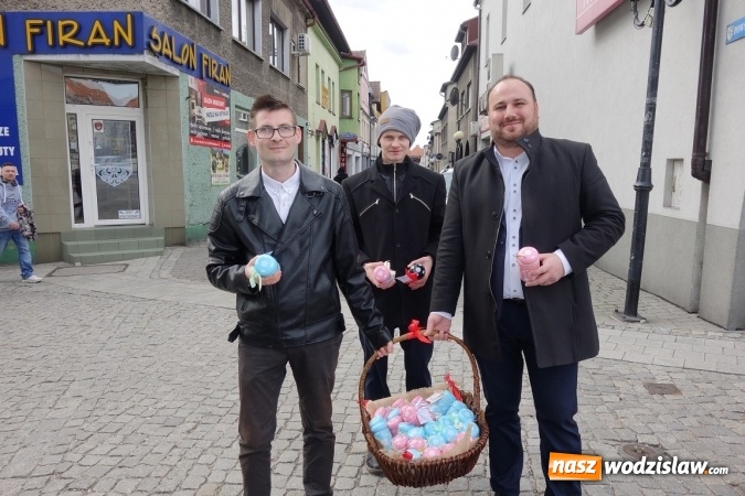 Zdjęcie w galerii na portalu naszwodzislaw.com: Pracownicy Zakładu Aktywności Zawodowej nie zapomnieli o święcie kobiet wiadomości z regionu