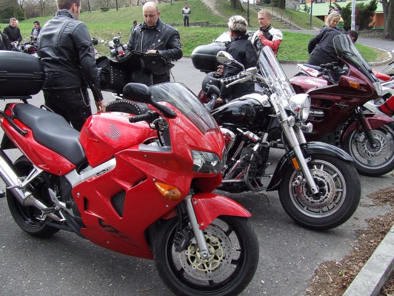 Zdjęcie w galerii na portalu naszwodzislaw.com: W Mszanie zawyły silniki motorów wiadomości z regionu