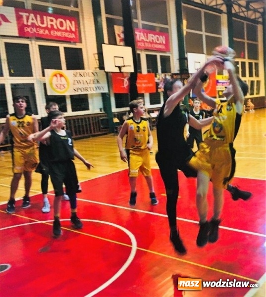 Zdjęcie w galerii na portalu naszwodzislaw.com: Ciężko wywalczone zwycięstwo wodzisławskich koszykarzy wiadomości z regionu