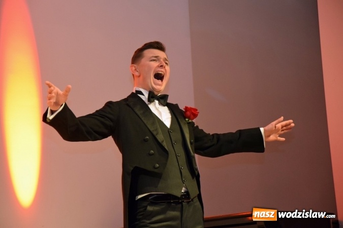 Zdjęcie w galerii na portalu naszwodzislaw.com: Dzień Kobiet z operetką w mszańskim GOKiR wiadomości z regionu