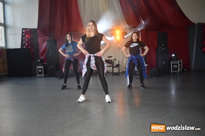 Zdjęcie w galerii na portalu naszwodzislaw.com: Koncert Charytatywny Otwórzmy nasze serca w wodzisławskim Ekonomiku wiadomości z regionu