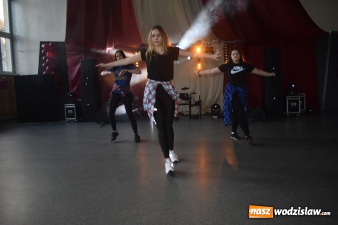 Zdjęcie w galerii na portalu naszwodzislaw.com: Koncert Charytatywny Otwórzmy nasze serca w wodzisławskim Ekonomiku wiadomości z regionu