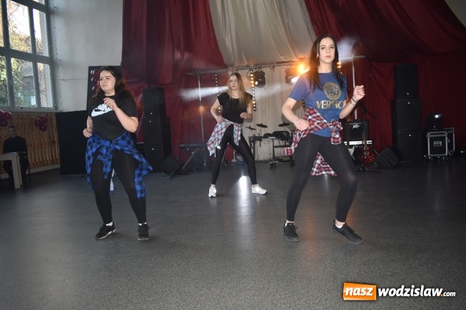 Zdjęcie w galerii na portalu naszwodzislaw.com: Koncert Charytatywny Otwórzmy nasze serca w wodzisławskim Ekonomiku wiadomości z regionu