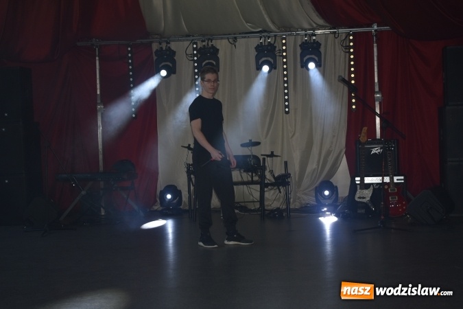 Zdjęcie w galerii na portalu naszwodzislaw.com: Koncert Charytatywny Otwórzmy nasze serca w wodzisławskim Ekonomiku wiadomości z regionu