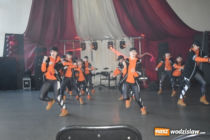 Zdjęcie w galerii na portalu naszwodzislaw.com: Koncert Charytatywny Otwórzmy nasze serca w wodzisławskim Ekonomiku wiadomości z regionu