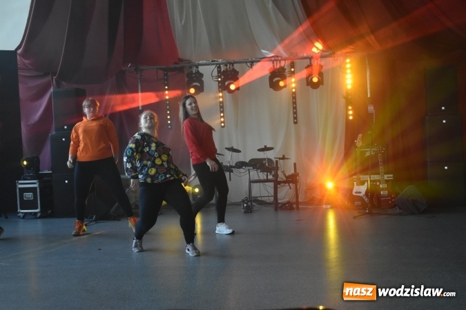 Zdjęcie w galerii na portalu naszwodzislaw.com: Koncert Charytatywny Otwórzmy nasze serca w wodzisławskim Ekonomiku wiadomości z regionu