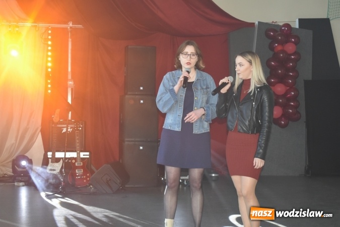 Zdjęcie w galerii na portalu naszwodzislaw.com: Koncert Charytatywny Otwórzmy nasze serca w wodzisławskim Ekonomiku wiadomości z regionu