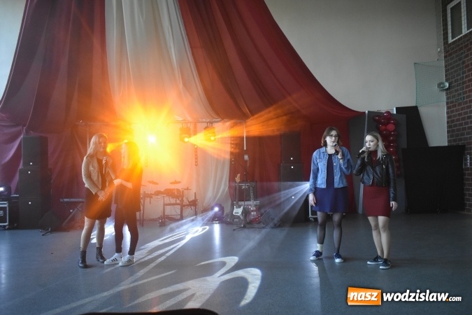 Zdjęcie w galerii na portalu naszwodzislaw.com: Koncert Charytatywny Otwórzmy nasze serca w wodzisławskim Ekonomiku wiadomości z regionu