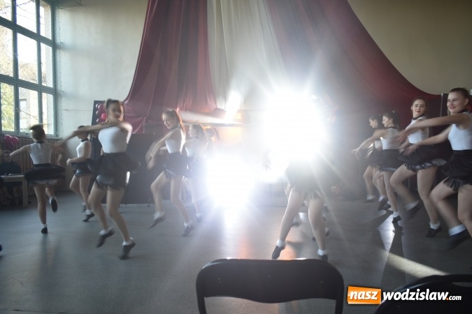 Zdjęcie w galerii na portalu naszwodzislaw.com: Koncert Charytatywny Otwórzmy nasze serca w wodzisławskim Ekonomiku wiadomości z regionu