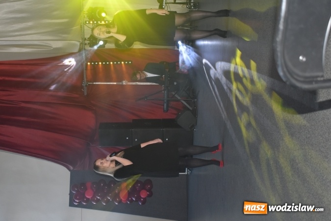 Zdjęcie w galerii na portalu naszwodzislaw.com: Koncert Charytatywny Otwórzmy nasze serca w wodzisławskim Ekonomiku wiadomości z regionu