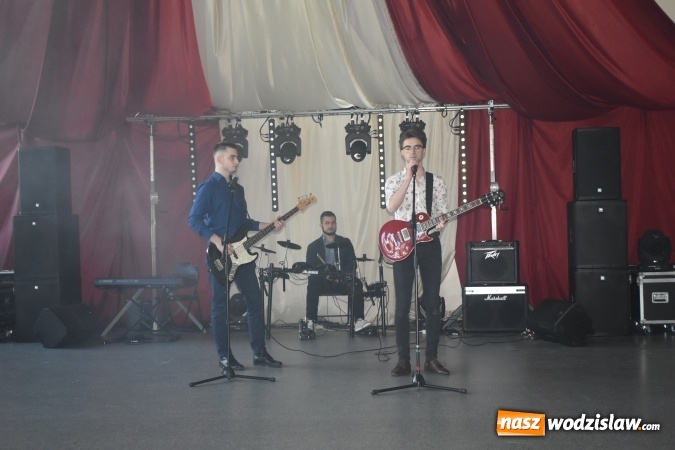 Zdjęcie w galerii na portalu naszwodzislaw.com: Koncert Charytatywny Otwórzmy nasze serca w wodzisławskim Ekonomiku wiadomości z regionu