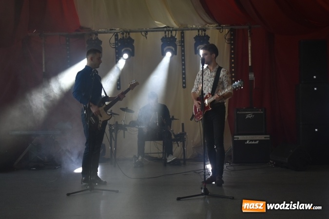 Zdjęcie w galerii na portalu naszwodzislaw.com: Koncert Charytatywny Otwórzmy nasze serca w wodzisławskim Ekonomiku wiadomości z regionu