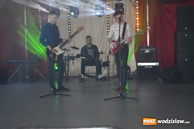 Zdjęcie w galerii na portalu naszwodzislaw.com: Koncert Charytatywny Otwórzmy nasze serca w wodzisławskim Ekonomiku wiadomości z regionu