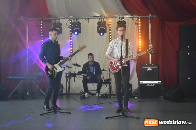 Zdjęcie w galerii na portalu naszwodzislaw.com: Koncert Charytatywny Otwórzmy nasze serca w wodzisławskim Ekonomiku wiadomości z regionu