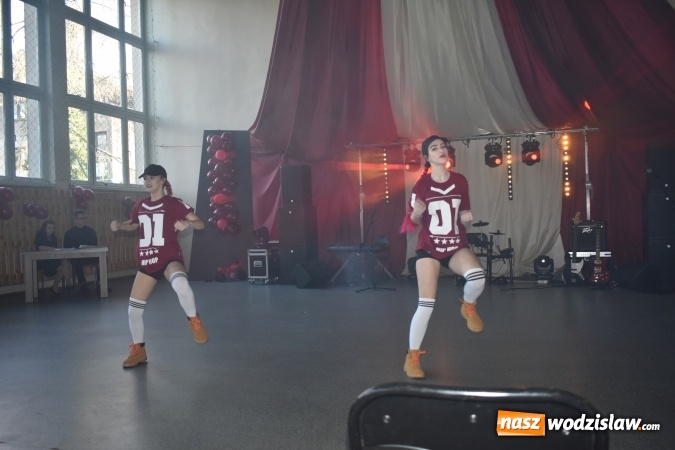 Zdjęcie w galerii na portalu naszwodzislaw.com: Koncert Charytatywny Otwórzmy nasze serca w wodzisławskim Ekonomiku wiadomości z regionu