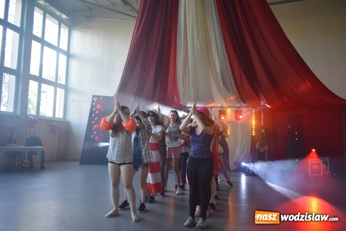 Zdjęcie w galerii na portalu naszwodzislaw.com: Koncert Charytatywny Otwórzmy nasze serca w wodzisławskim Ekonomiku wiadomości z regionu