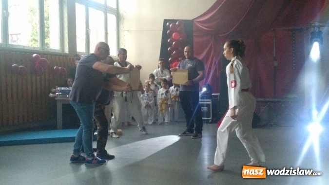 Zdjęcie w galerii na portalu naszwodzislaw.com: Koncert Charytatywny Otwórzmy nasze serca w wodzisławskim Ekonomiku wiadomości z regionu