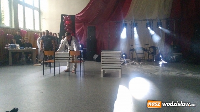 Zdjęcie w galerii na portalu naszwodzislaw.com: Koncert Charytatywny Otwórzmy nasze serca w wodzisławskim Ekonomiku wiadomości z regionu