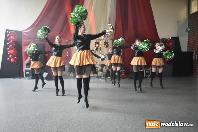 Zdjęcie w galerii na portalu naszwodzislaw.com: Koncert Charytatywny Otwórzmy nasze serca w wodzisławskim Ekonomiku wiadomości z regionu