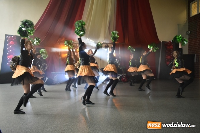 Zdjęcie w galerii na portalu naszwodzislaw.com: Koncert Charytatywny Otwórzmy nasze serca w wodzisławskim Ekonomiku wiadomości z regionu