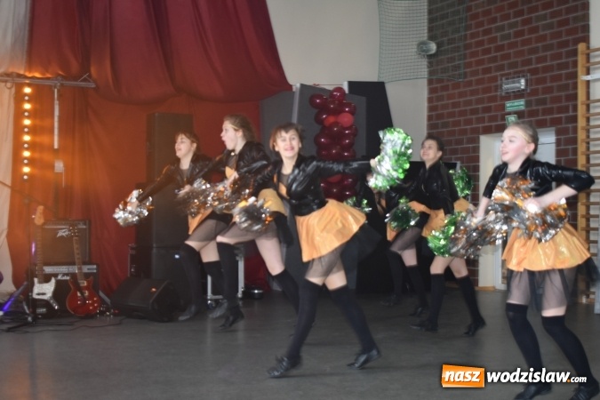 Zdjęcie w galerii na portalu naszwodzislaw.com: Koncert Charytatywny Otwórzmy nasze serca w wodzisławskim Ekonomiku wiadomości z regionu