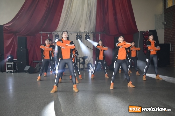 Zdjęcie w galerii na portalu naszwodzislaw.com: Koncert Charytatywny Otwórzmy nasze serca w wodzisławskim Ekonomiku wiadomości z regionu