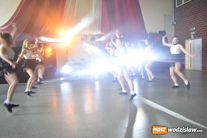 Zdjęcie w galerii na portalu naszwodzislaw.com: Koncert Charytatywny Otwórzmy nasze serca w wodzisławskim Ekonomiku wiadomości z regionu