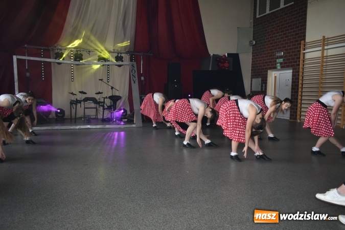 Zdjęcie w galerii na portalu naszwodzislaw.com: Koncert Charytatywny Otwórzmy nasze serca w wodzisławskim Ekonomiku wiadomości z regionu