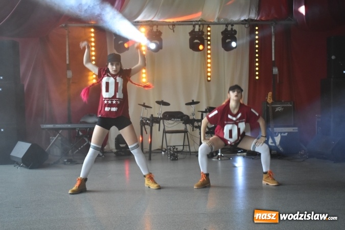 Zdjęcie w galerii na portalu naszwodzislaw.com: Koncert Charytatywny Otwórzmy nasze serca w wodzisławskim Ekonomiku wiadomości z regionu