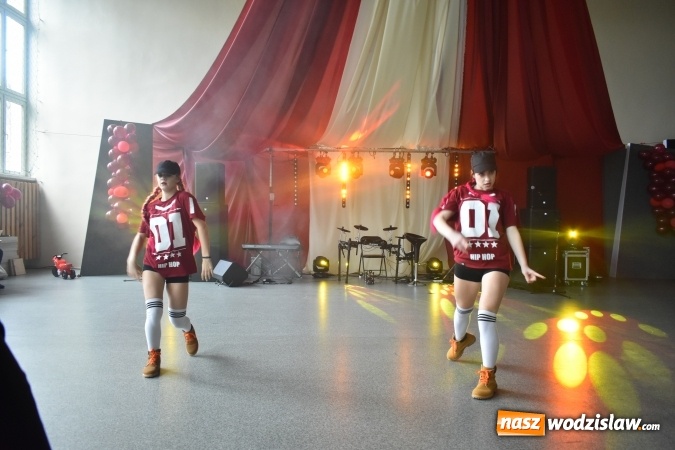 Zdjęcie w galerii na portalu naszwodzislaw.com: Koncert Charytatywny Otwórzmy nasze serca w wodzisławskim Ekonomiku wiadomości z regionu