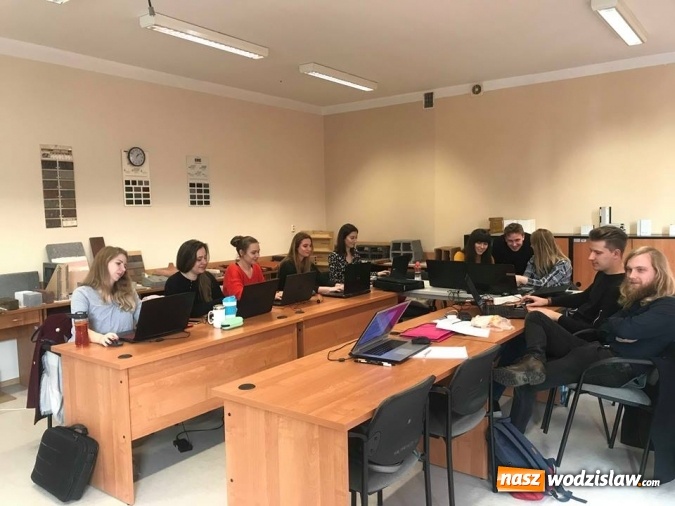 Zdjęcie w galerii na portalu naszwodzislaw.com: Specjalistyczne szkolenie dla studentów architektury Ochrona budynków przed korozją biologiczną wiadomości z regionu