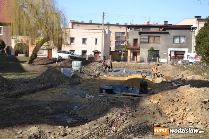 Zdjęcie w galerii na portalu naszwodzislaw.com: Trwa rewitalizacja parku im. Leopolda Zarzeckiego w Radlinie wiadomości z regionu