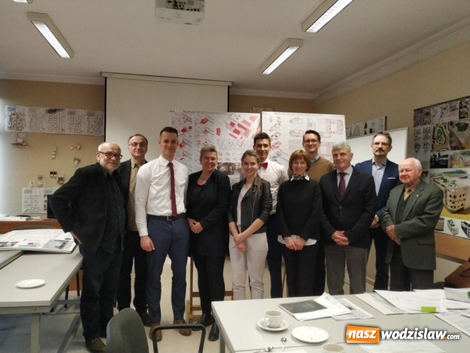 Zdjęcie w galerii na portalu naszwodzislaw.com: Nowi inżynierowie kierunku Architektura w PWSZ Racibórz wiadomości z regionu