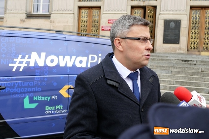 Zdjęcie w galerii na portalu naszwodzislaw.com: Busy Nowej Piątki ruszyły w teren. Także na Śląsku wiadomości z regionu