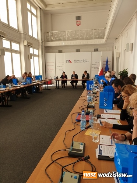 Zdjęcie w galerii na portalu naszwodzislaw.com: Rektor PWSZ w Raciborzu na Międzynarodowym Seminarium w Warszawie wiadomości z regionu