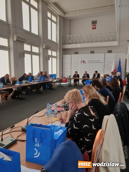 Zdjęcie w galerii na portalu naszwodzislaw.com: Rektor PWSZ w Raciborzu na Międzynarodowym Seminarium w Warszawie wiadomości z regionu