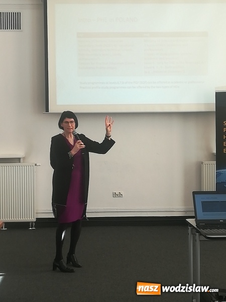 Zdjęcie w galerii na portalu naszwodzislaw.com: Rektor PWSZ w Raciborzu na Międzynarodowym Seminarium w Warszawie wiadomości z regionu