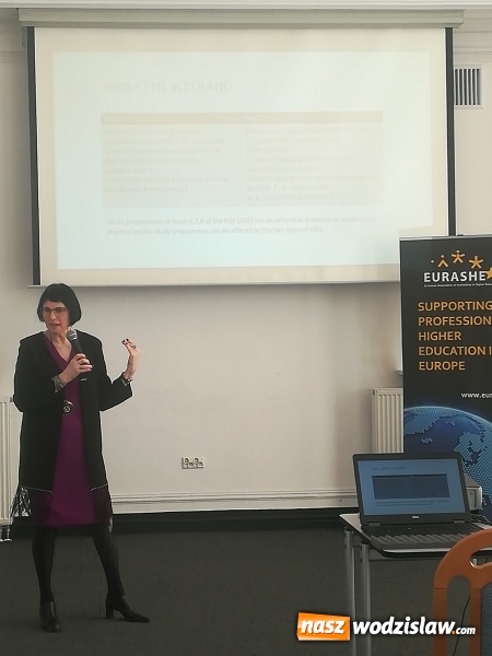 Zdjęcie w galerii na portalu naszwodzislaw.com: Rektor PWSZ w Raciborzu na Międzynarodowym Seminarium w Warszawie wiadomości z regionu