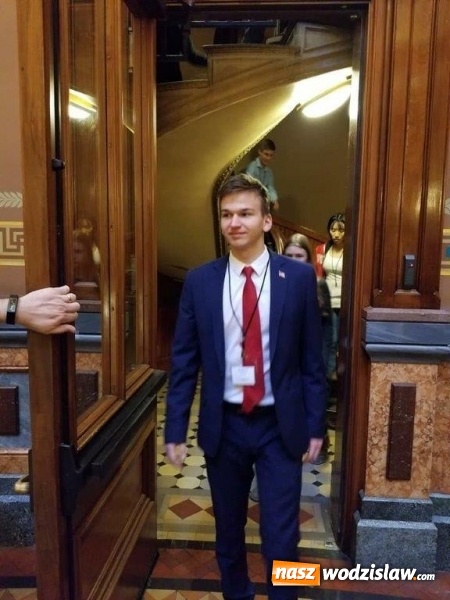Zdjęcie w galerii na portalu naszwodzislaw.com: Uczeń I LO w programie Uniwersytetu Stanforda w Kalifornii wiadomości z regionu