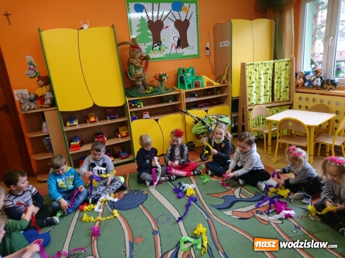 Zdjęcie w galerii na portalu naszwodzislaw.com: Pszowskie przedszkolaki pożegnały zimę wiadomości z regionu