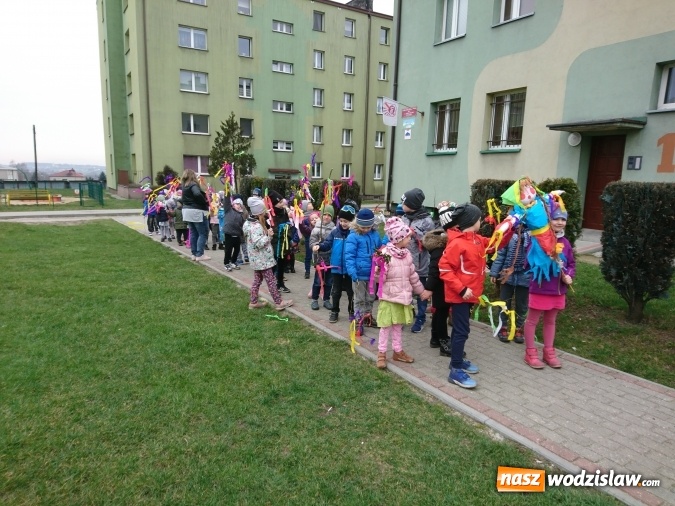 Zdjęcie w galerii na portalu naszwodzislaw.com: Pszowskie przedszkolaki pożegnały zimę wiadomości z regionu