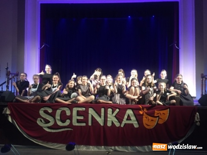 Zdjęcie w galerii na portalu naszwodzislaw.com: Teatr Szydełko zwycięzcą Przeglądu Teatrów Dziecięcych Scenka wiadomości z regionu