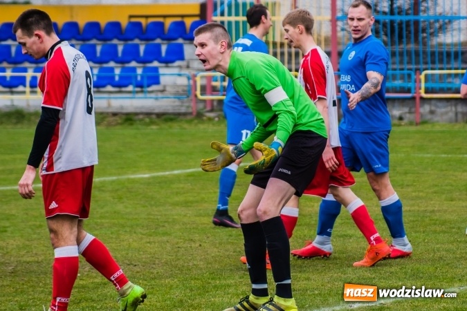 Zdjęcie w galerii na portalu naszwodzislaw.com: Rogów kontra Markowice: 07 zgłoś się! wiadomości z regionu