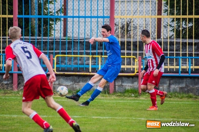 Zdjęcie w galerii na portalu naszwodzislaw.com: Rogów kontra Markowice: 07 zgłoś się! wiadomości z regionu