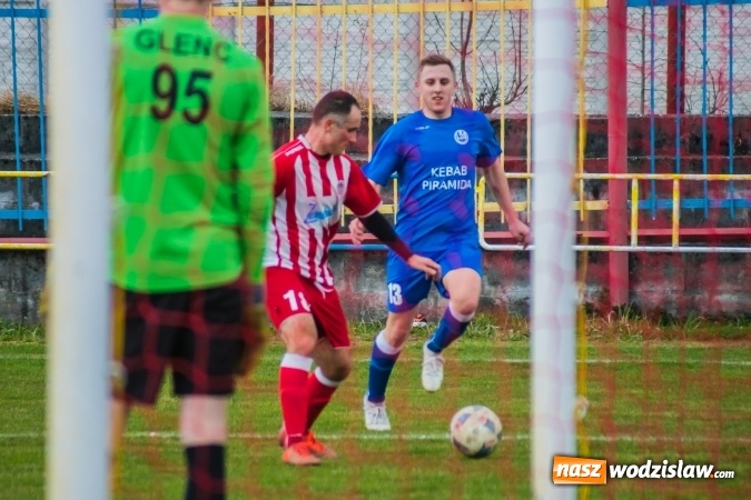 Zdjęcie w galerii na portalu naszwodzislaw.com: Rogów kontra Markowice: 07 zgłoś się! wiadomości z regionu