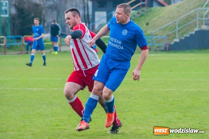Zdjęcie w galerii na portalu naszwodzislaw.com: Rogów kontra Markowice: 07 zgłoś się! wiadomości z regionu